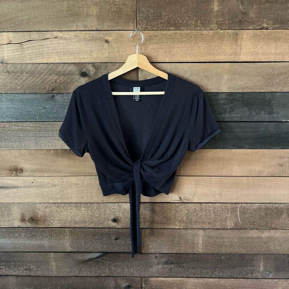 Y2K Studio 1940 Black Tie-Front Cropped Top Stretchy Minimalist M